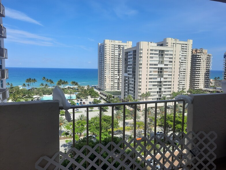 Primary Photo - 1865 S Ocean Dr