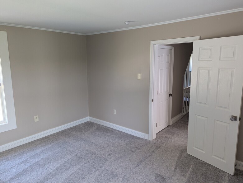 Master Bedroom - 321 Howard St