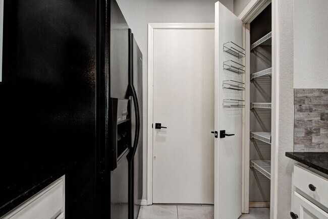 Building Photo - 1225 Briar Patch Way