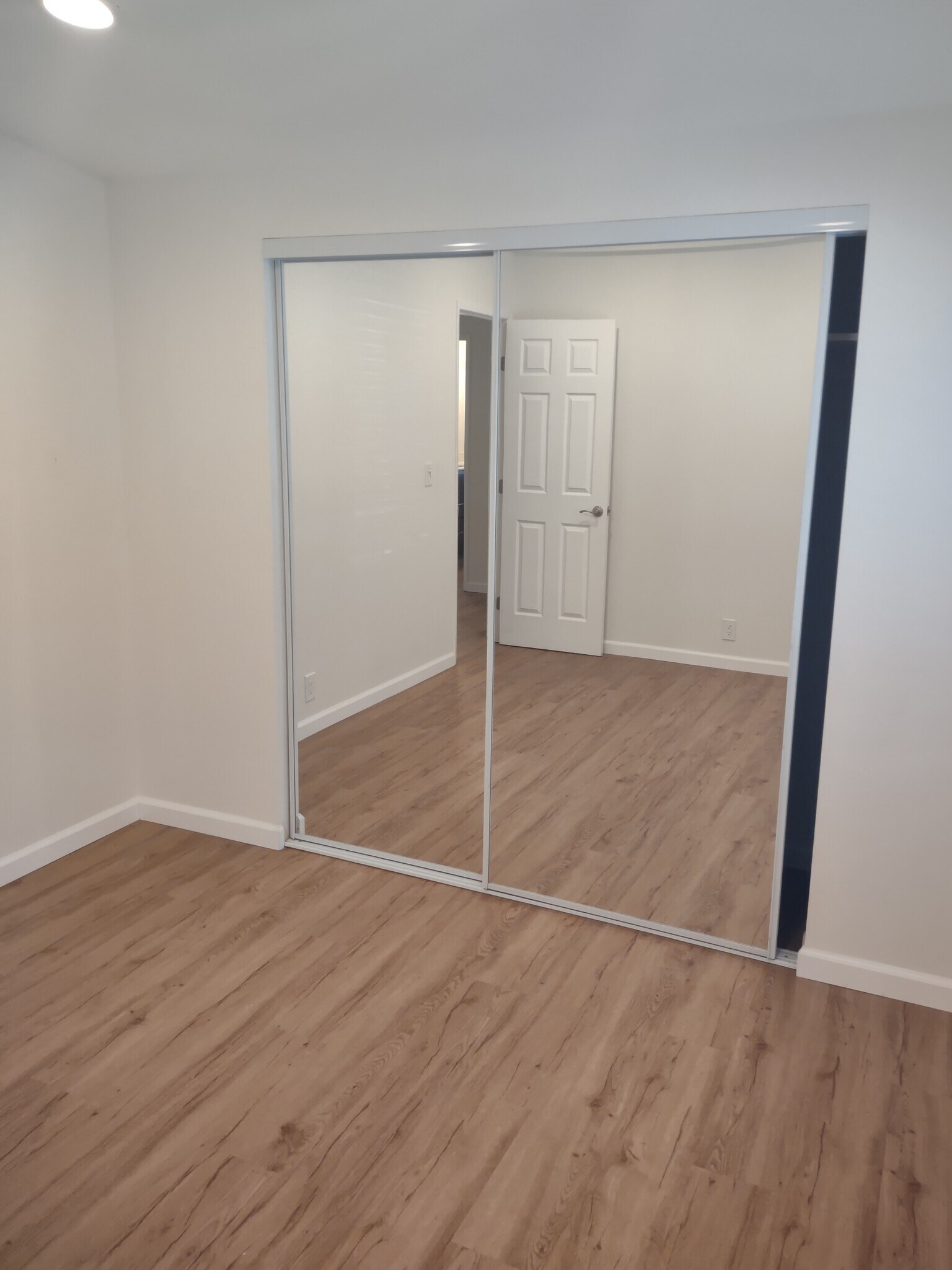 Building Photo - 512 De Soto Dr