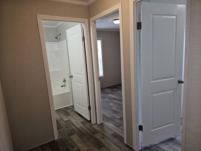 Building Photo - 855 W Jefferson St