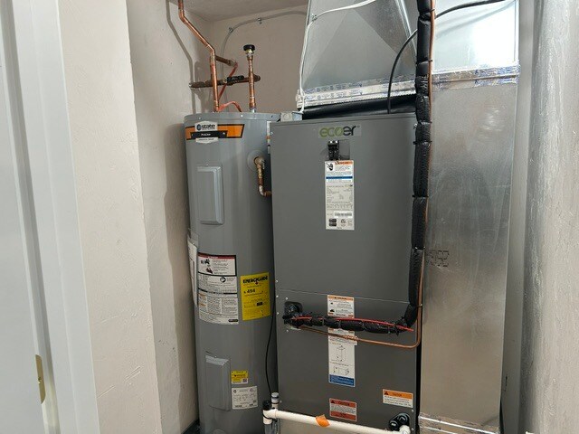 Building Photo - 28 Green Leaves Dr