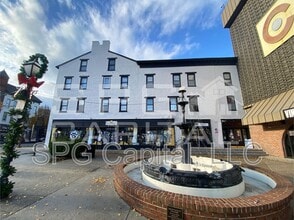 Building Photo - 5 Center Square