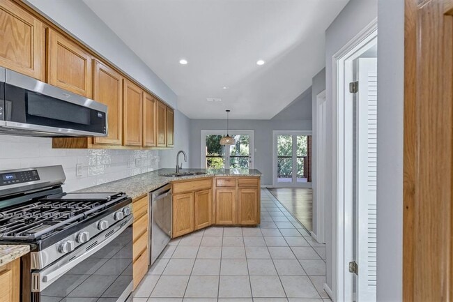 Building Photo - 3406 Westside Cove