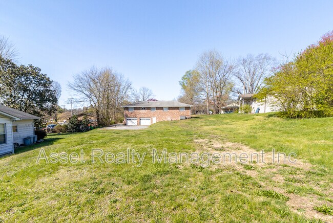 Building Photo - 4802 Inskip Rd