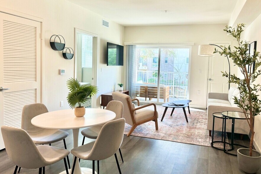 Building Photo - The Centennial