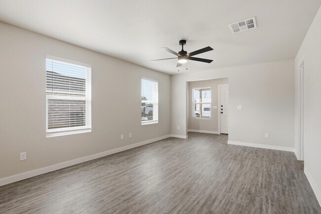 Building Photo - 426 Elmont St