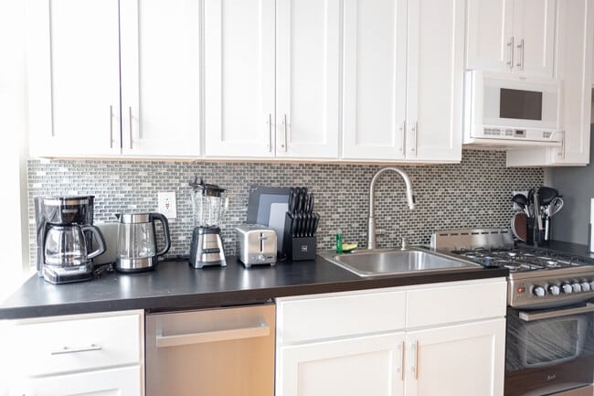 Building Photo - 245 W 113th St