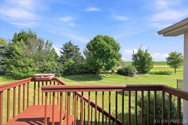 Building Photo - 306 E Conley Dr