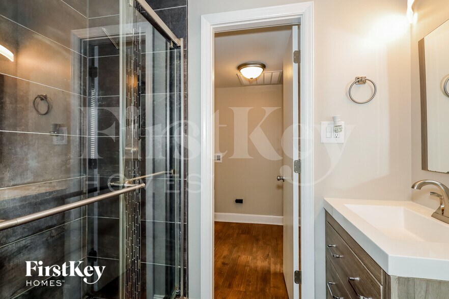 Building Photo - 1128 Rocky Ridge Dr