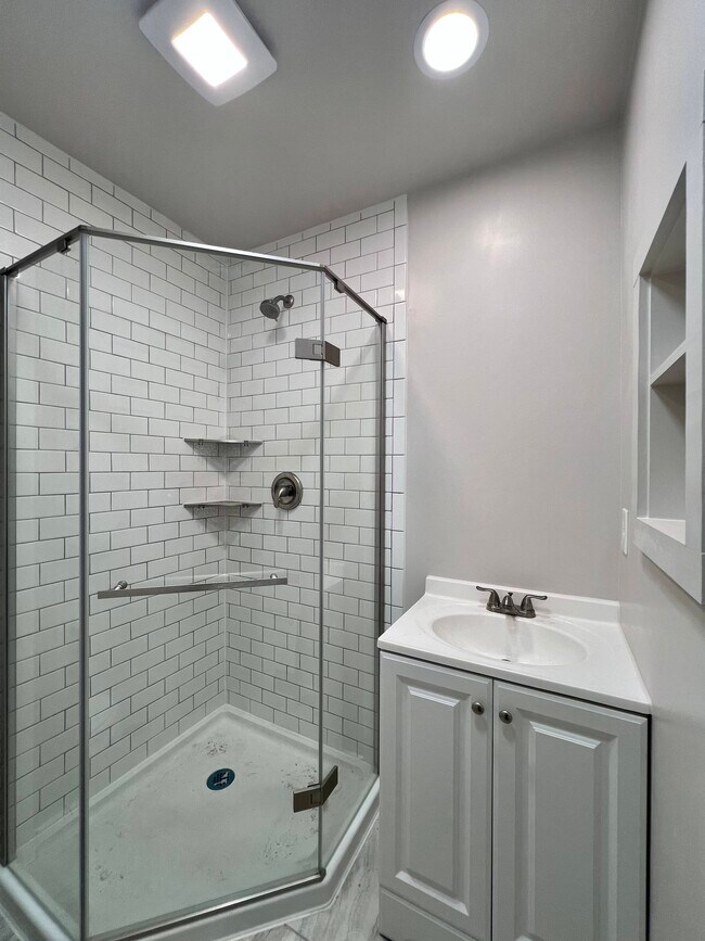 Building Photo - 316 Hardister Dr