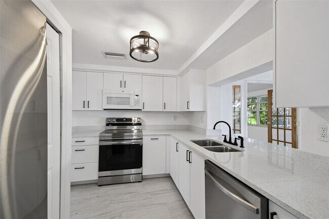 Building Photo - 3513 Landale Dr