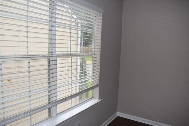 Building Photo - 610 Durham Ridge Dr NW