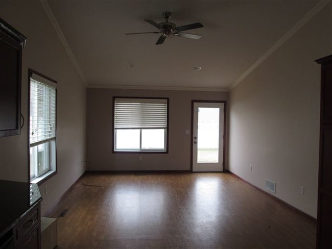 Building Photo - 3 br, 2 bath Townhome - 1621 Park Drive SE