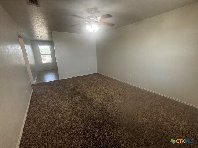 Building Photo - 503 Bermuda St