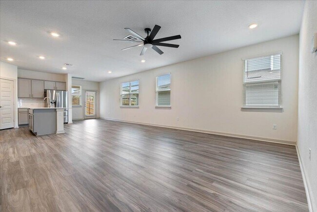 Building Photo - 7410 Sagira Path