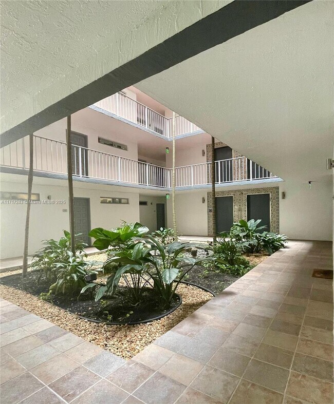 Building Photo - 680 NE 64th St