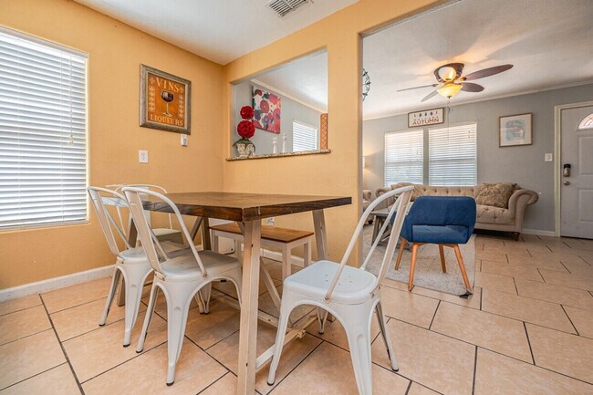 Building Photo - 1131 S 8th St