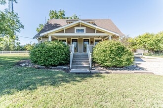 Building Photo - Please View 3D Virtual Walk-Through Before...