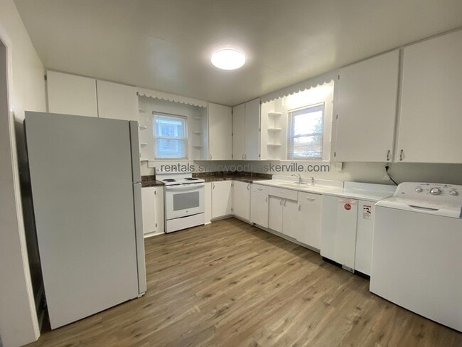 Building Photo - 504 E Atlantic St