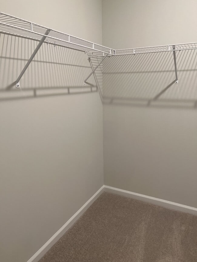 Building Photo - 293 W Bradford Pointe Drive FOR RENT!