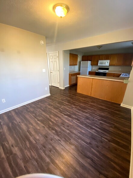 Building Photo - 3879 S Cramer Cir
