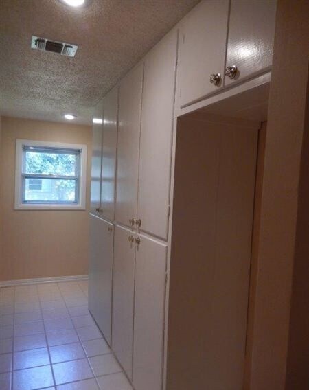 Building Photo - Available July 6: Spacious Home With Large...