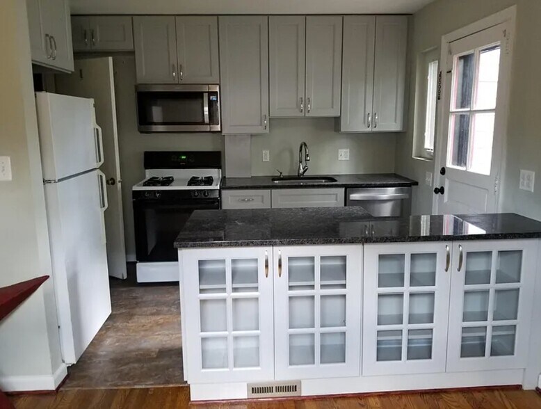 Building Photo - 505 E Windsor Ave