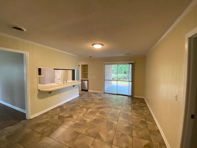 Building Photo - 4BR brick home with rocking chair porch, f...