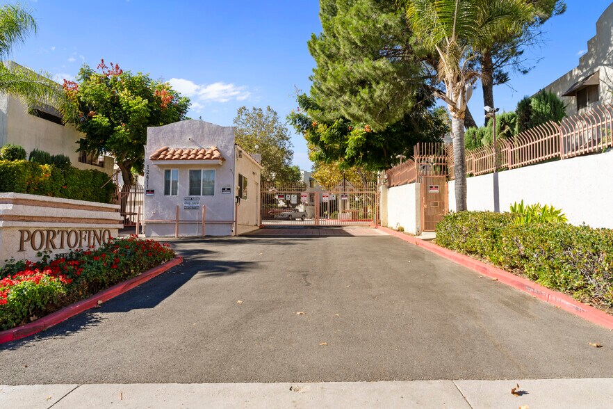 Building Photo - 12411 Osborne St