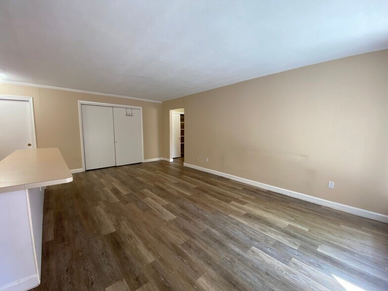 Building Photo - 123 Sewall Ave