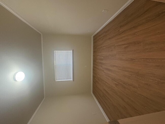 Building Photo - 6101 Shamrock Dr