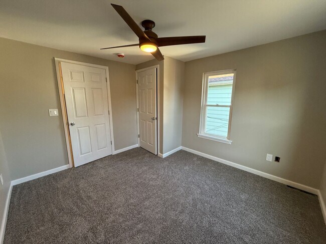 Building Photo - 2 Bedroom Rental in Emmaus!