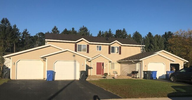 Primary Photo - 205 Gillette St