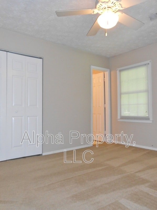 Building Photo - 20 Clearfield Rd