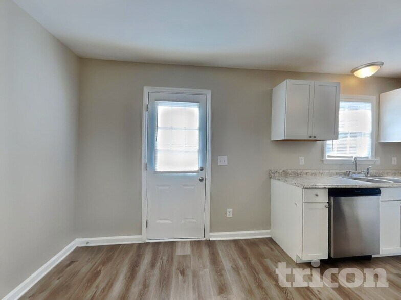 Building Photo - 112 Glengariff Ln