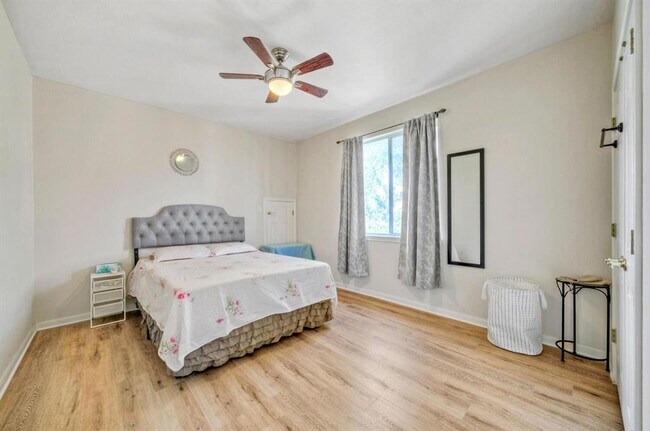 Building Photo - 3912 Coopers Hawk Cove