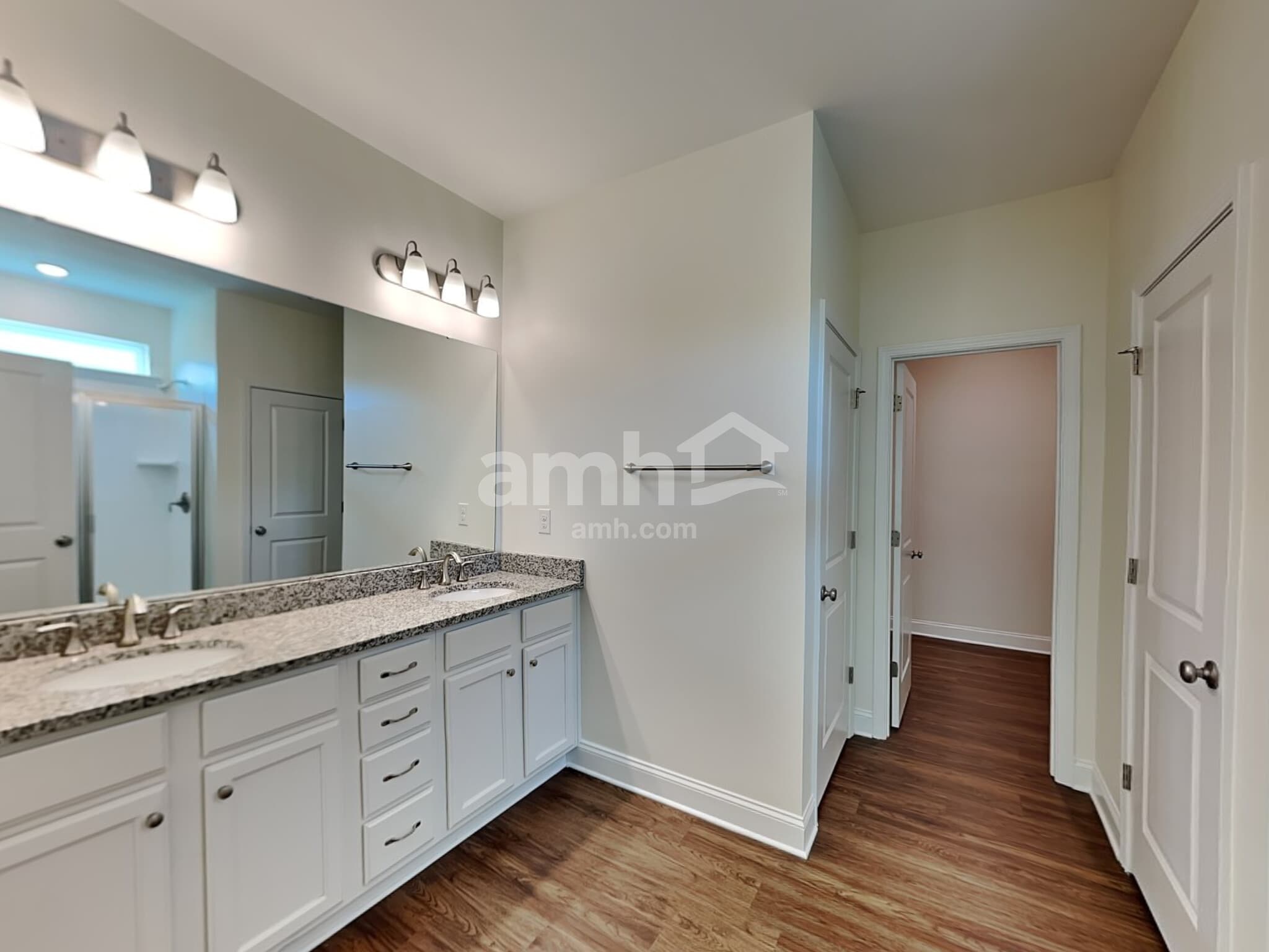 Building Photo - 4911 Trayton Ave