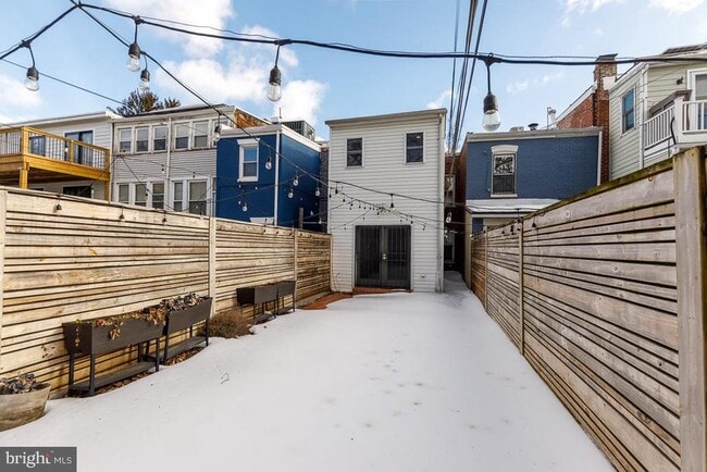 Building Photo - 809 Kentucky Ave SE