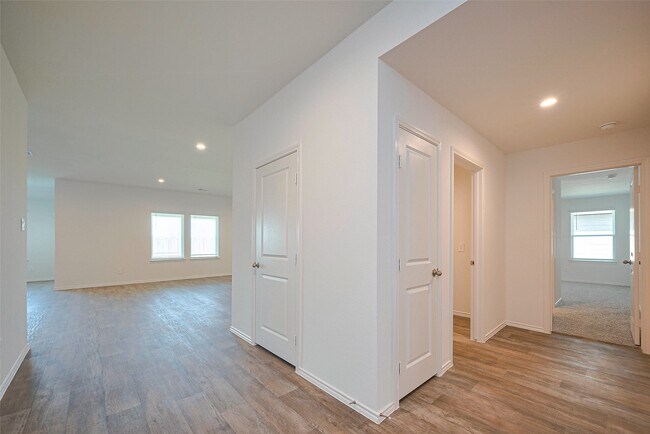 Building Photo - 5604 Poplar Rdg Ct