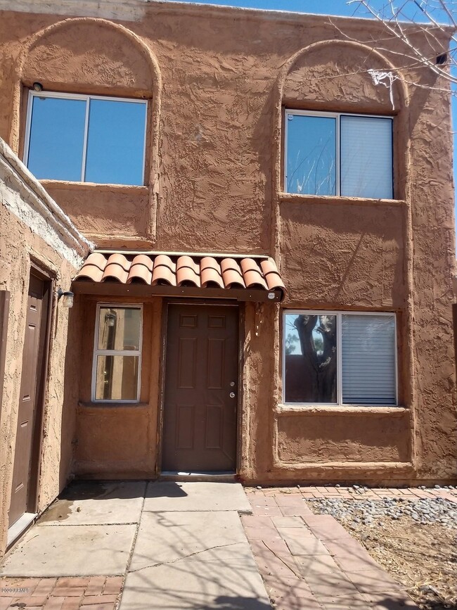 Building Photo - 4028 S 45th St