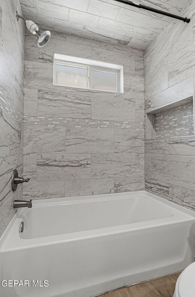 Building Photo - 13580 Lawkland St