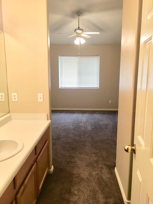 Building Photo - 1308 Millcreek Duplex