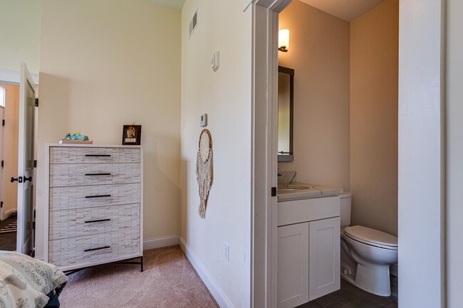 Building Photo - 30 Cate St