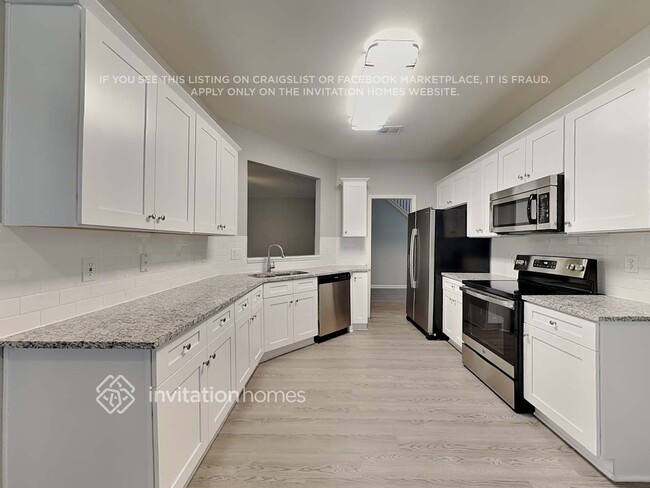 Building Photo - 70 Mercer Ln