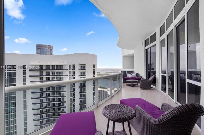 Building Photo - 16001 Collins Ave