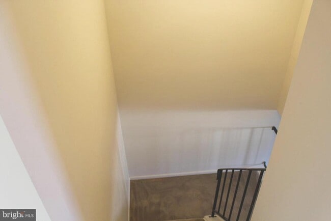 Building Photo - 214 Lexington Rd