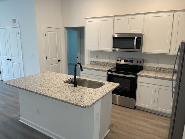 Building Photo - 5665 Deep River Ave