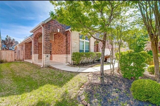 Building Photo - 75 Tapestry Forest Pl