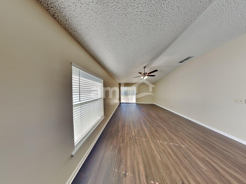 Building Photo - 1758 Dartmouth Dr